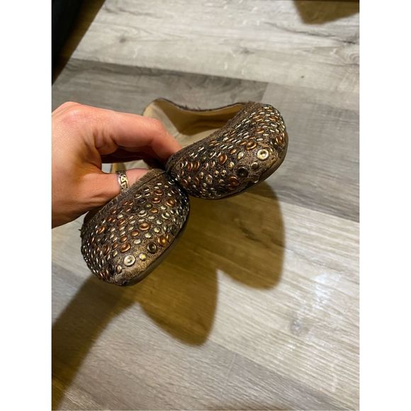 Frye Carson Studded Distressed Leather Ballet Flats, Size 7.5, MSRP $158 - Picture 4 of 8